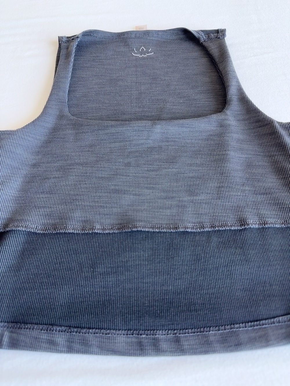Beyond Yoga Heather Rib Square Neck Cropped Tank Smoke Grey XS - Picture 13 of 13